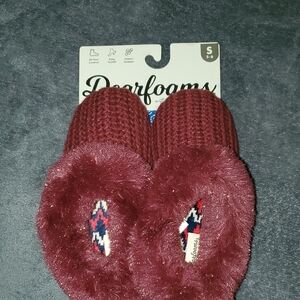 Women's Burgundy Slippers